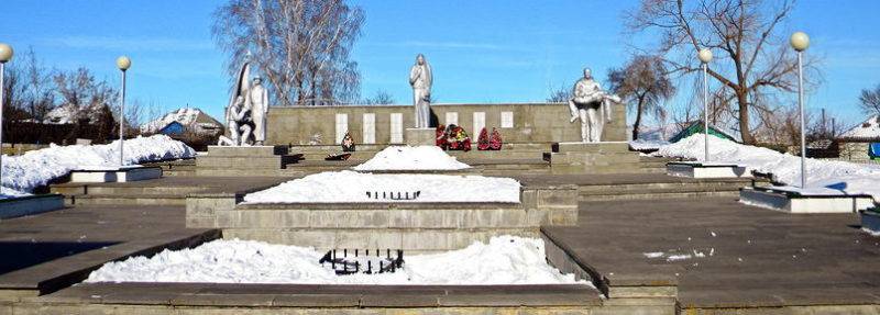 с. Шаталовка Старооскольского р-на. Мемориал Воинской Славы.